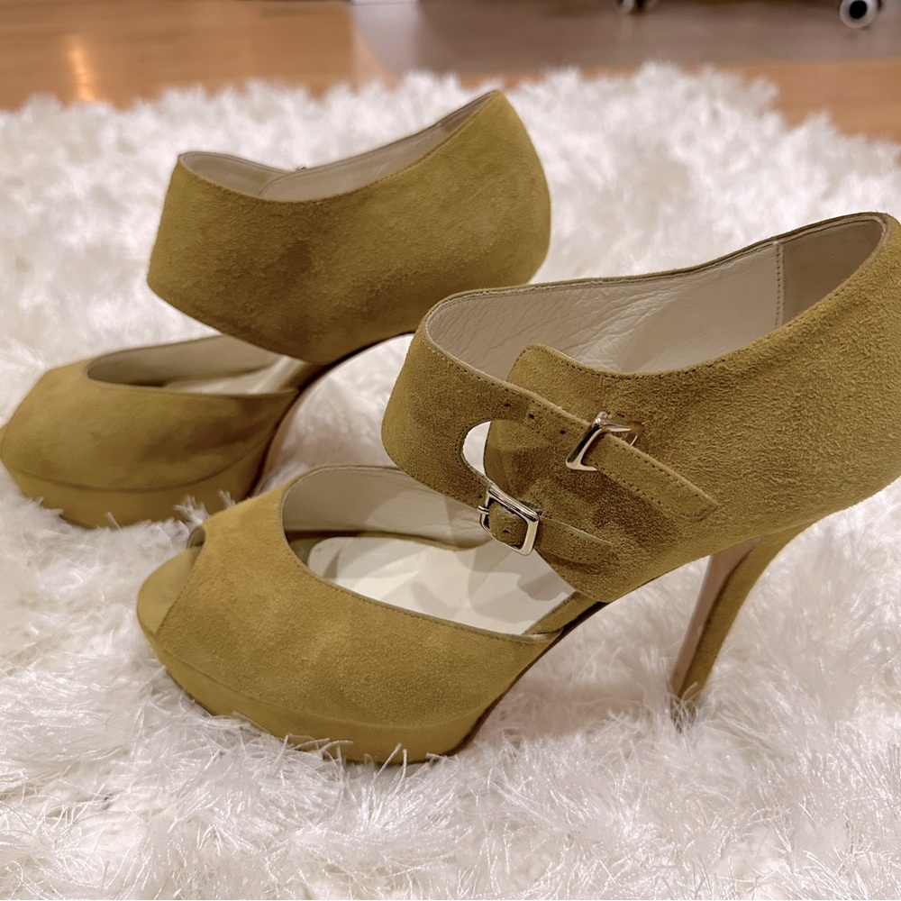Yellow suede heels